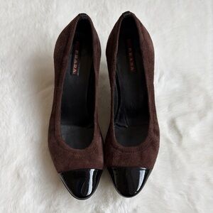 PRADA Brown Suede Black Patent Leather Cap Toe Pumps Heels | 37